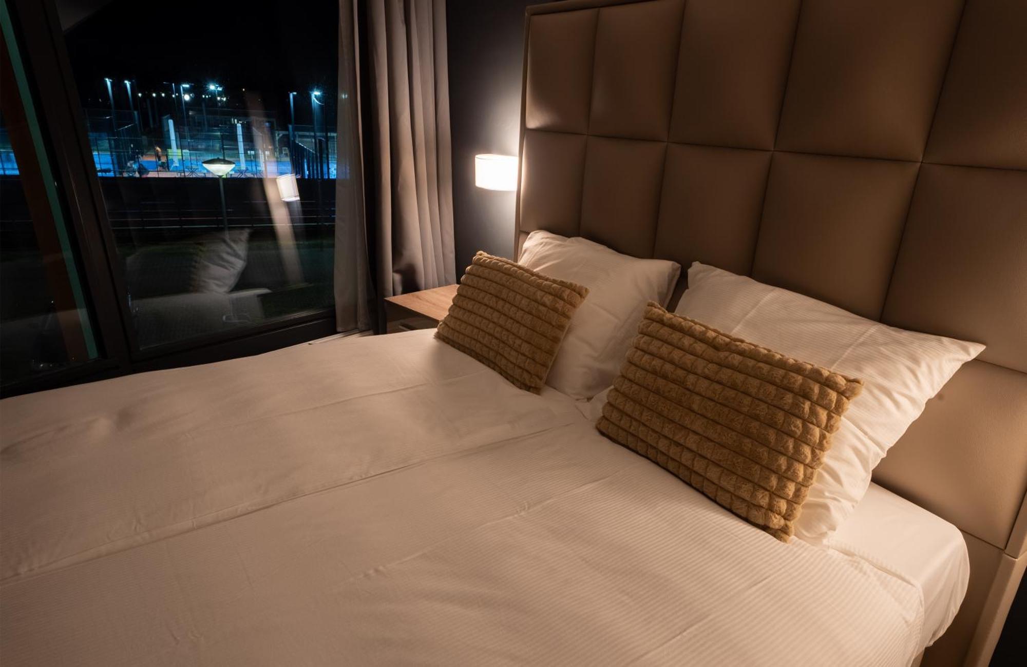Ma Airport Hotel Гофддорп Екстер'єр фото