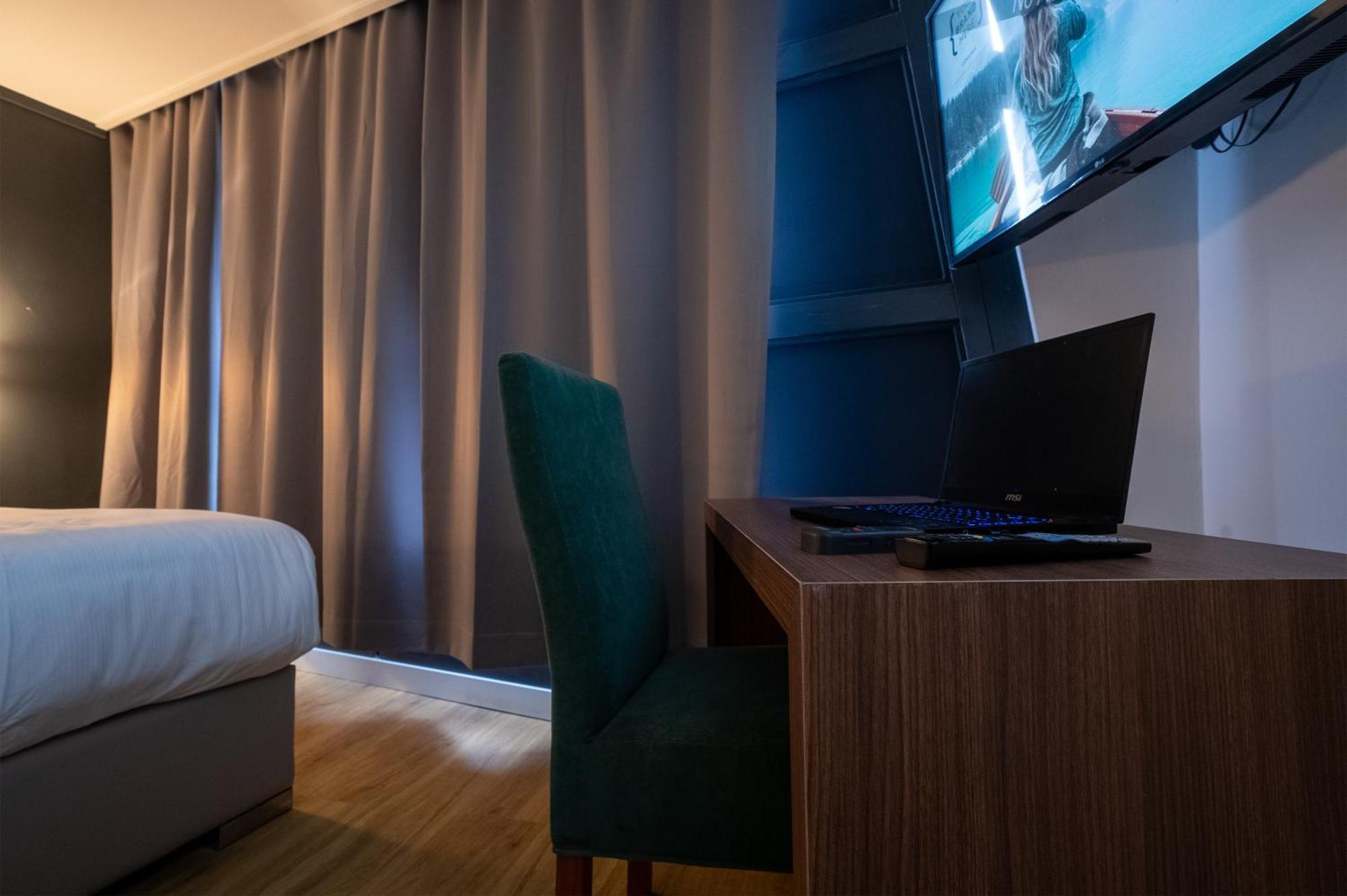 Ma Airport Hotel Гофддорп Екстер'єр фото